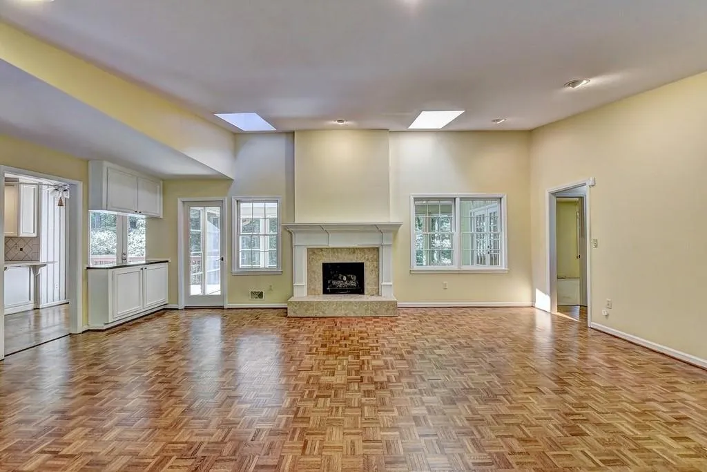 6170 Mountain Brook Lane, Sandy Springs, Georgia 30328, 5 Bedrooms Bedrooms, ,4 BathroomsBathrooms,Residential,Sold,6170 Mountain Brook Lane,6662519