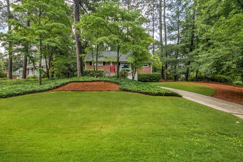 2747 Ridgemore Road Nw, Atlanta, Georgia 30318, 3 Bedrooms Bedrooms, ,2 BathroomsBathrooms,Residential,Sold,2747 Ridgemore Road Nw,6019758