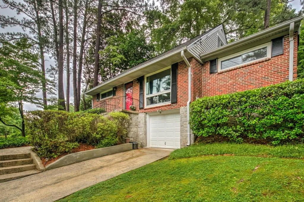 2747 Ridgemore Road Nw, Atlanta, Georgia 30318, 3 Bedrooms Bedrooms, ,2 BathroomsBathrooms,Residential,Sold,2747 Ridgemore Road Nw,6019758