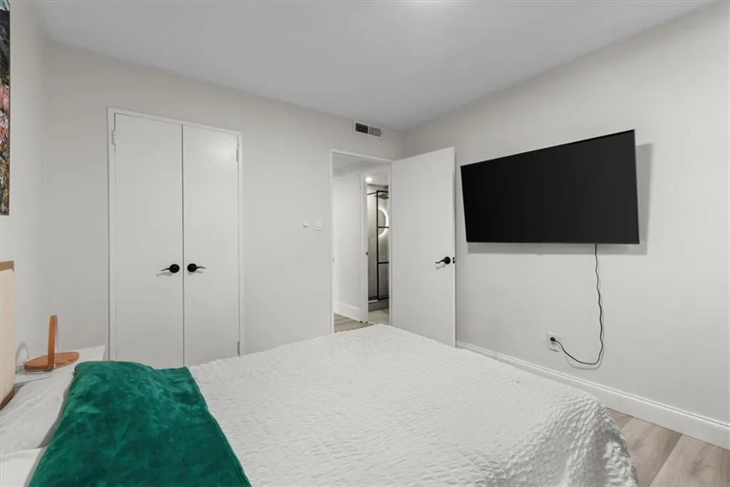 2965 Pharr Court South Nw Unit 304, Atlanta, Georgia 30305, 2 Bedrooms Bedrooms, ,2 BathroomsBathrooms,Residential,For Sale,2965 Pharr Court South Nw Unit 304,7619397