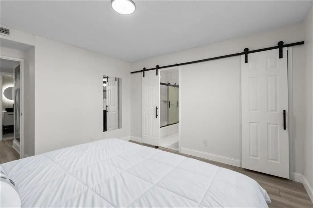 2965 Pharr Court South Nw Unit 304, Atlanta, Georgia 30305, 2 Bedrooms Bedrooms, ,2 BathroomsBathrooms,Residential,For Sale,2965 Pharr Court South Nw Unit 304,7619397