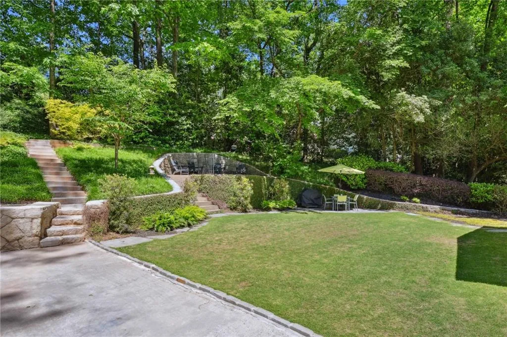 5690 Lake Forrest Drive, Sandy Springs, Georgia 30342, 5 Bedrooms Bedrooms, ,4 BathroomsBathrooms,Residential,Sold,5690 Lake Forrest Drive,7215671