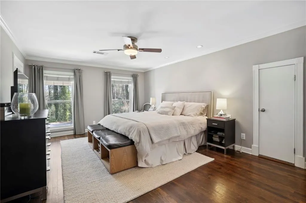 5690 Lake Forrest Drive, Sandy Springs, Georgia 30342, 5 Bedrooms Bedrooms, ,4 BathroomsBathrooms,Residential,Sold,5690 Lake Forrest Drive,7215671