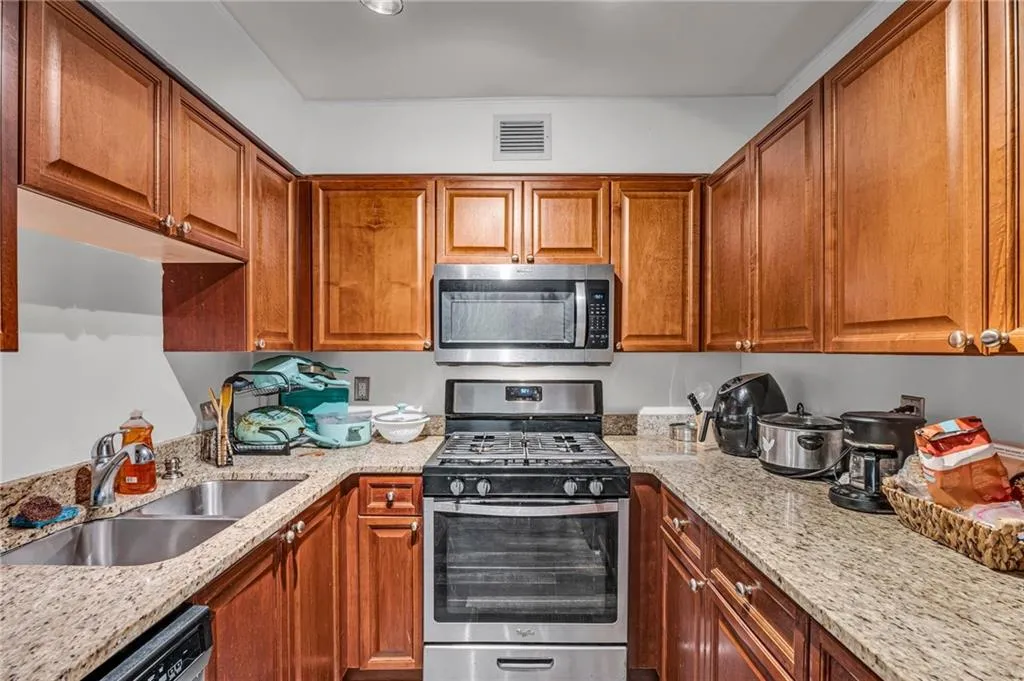 2479 Peachtree Road Ne Unit 508, Atlanta, Georgia 30305, 1 Bedroom Bedrooms, ,1 BathroomBathrooms,Residential,For Sale,2479 Peachtree Road Ne Unit 508,7539749