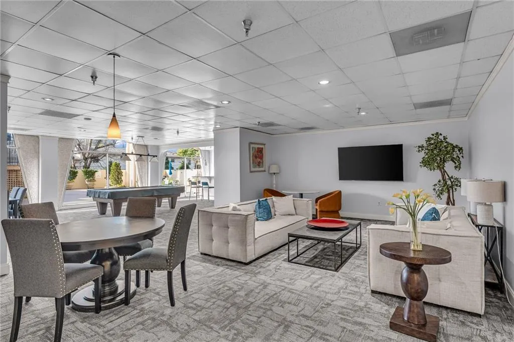 2479 Peachtree Road Ne Unit 508, Atlanta, Georgia 30305, 1 Bedroom Bedrooms, ,1 BathroomBathrooms,Residential,For Sale,2479 Peachtree Road Ne Unit 508,7539749