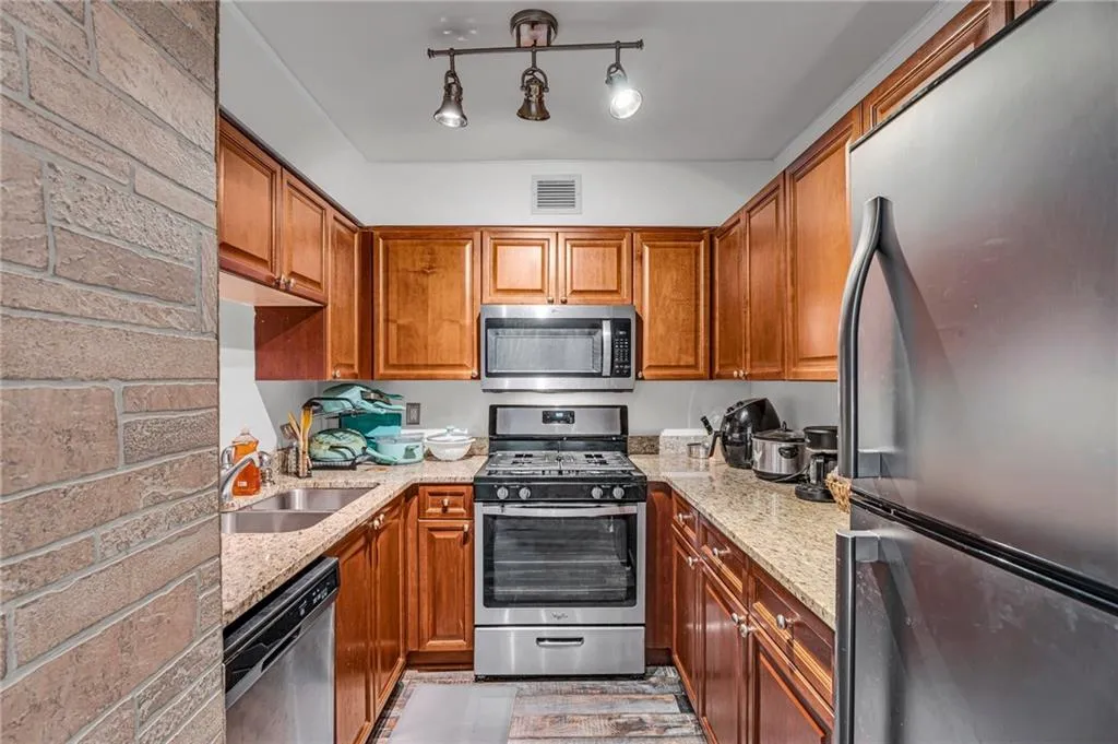 2479 Peachtree Road Ne Unit 508, Atlanta, Georgia 30305, 1 Bedroom Bedrooms, ,1 BathroomBathrooms,Residential,For Sale,2479 Peachtree Road Ne Unit 508,7539749