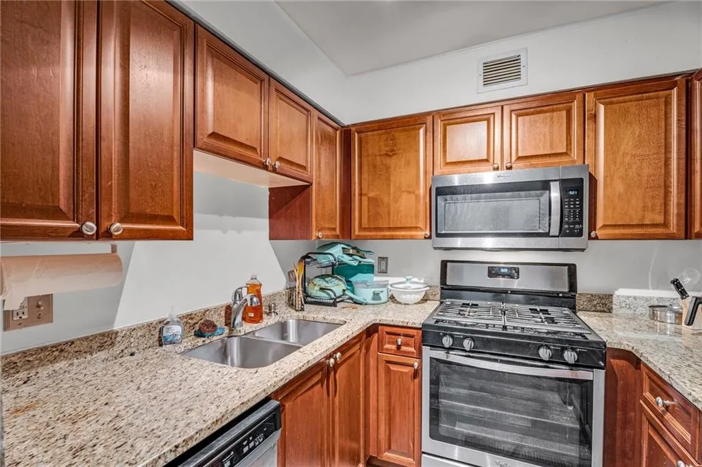 2479 Peachtree Road Ne Unit 508, Atlanta, Georgia 30305, 1 Bedroom Bedrooms, ,1 BathroomBathrooms,Residential,For Sale,2479 Peachtree Road Ne Unit 508,7539749