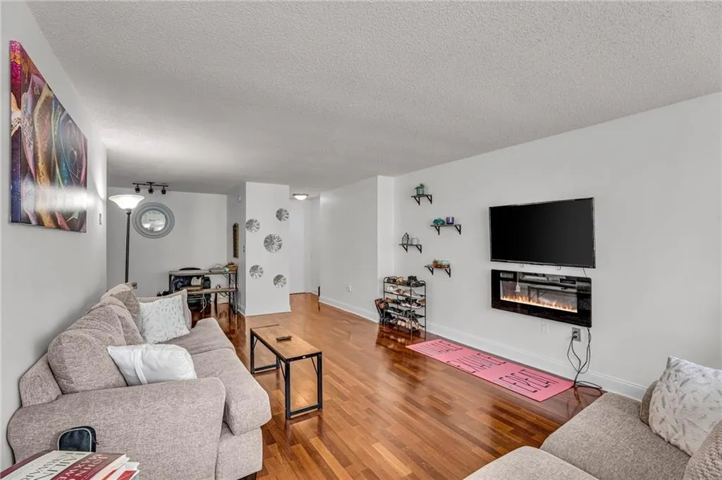 2479 Peachtree Road Ne Unit 508, Atlanta, Georgia 30305, 1 Bedroom Bedrooms, ,1 BathroomBathrooms,Residential,For Sale,2479 Peachtree Road Ne Unit 508,7539749