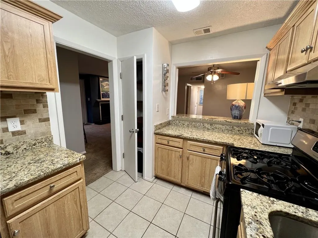 707 River Run Drive, Sandy Springs, Georgia 30350, 1 Bedroom Bedrooms, ,1 BathroomBathrooms,Residential,Sold,707 River Run Drive,7150454