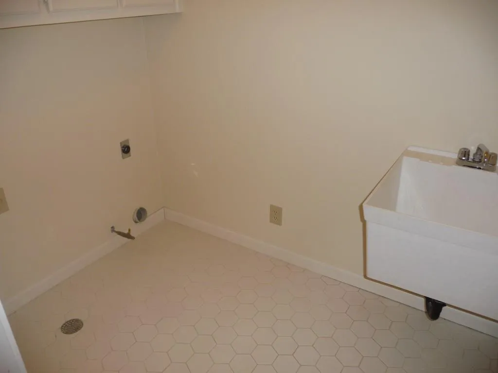 2860 Harwick Drive, Atlanta, Georgia 30350, 5 Bedrooms Bedrooms, ,3 BathroomsBathrooms,Residential,Sold,2860 Harwick Drive,5573845