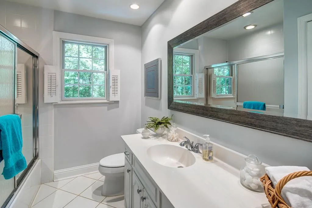 195 Abington Drive, Sandy Springs, Georgia 30328, 5 Bedrooms Bedrooms, ,4 BathroomsBathrooms,Residential,Sold,195 Abington Drive,5864836