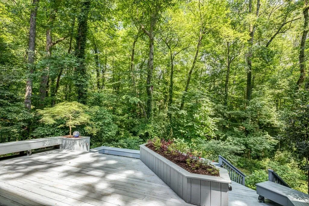 195 Abington Drive, Sandy Springs, Georgia 30328, 5 Bedrooms Bedrooms, ,4 BathroomsBathrooms,Residential,Sold,195 Abington Drive,5864836