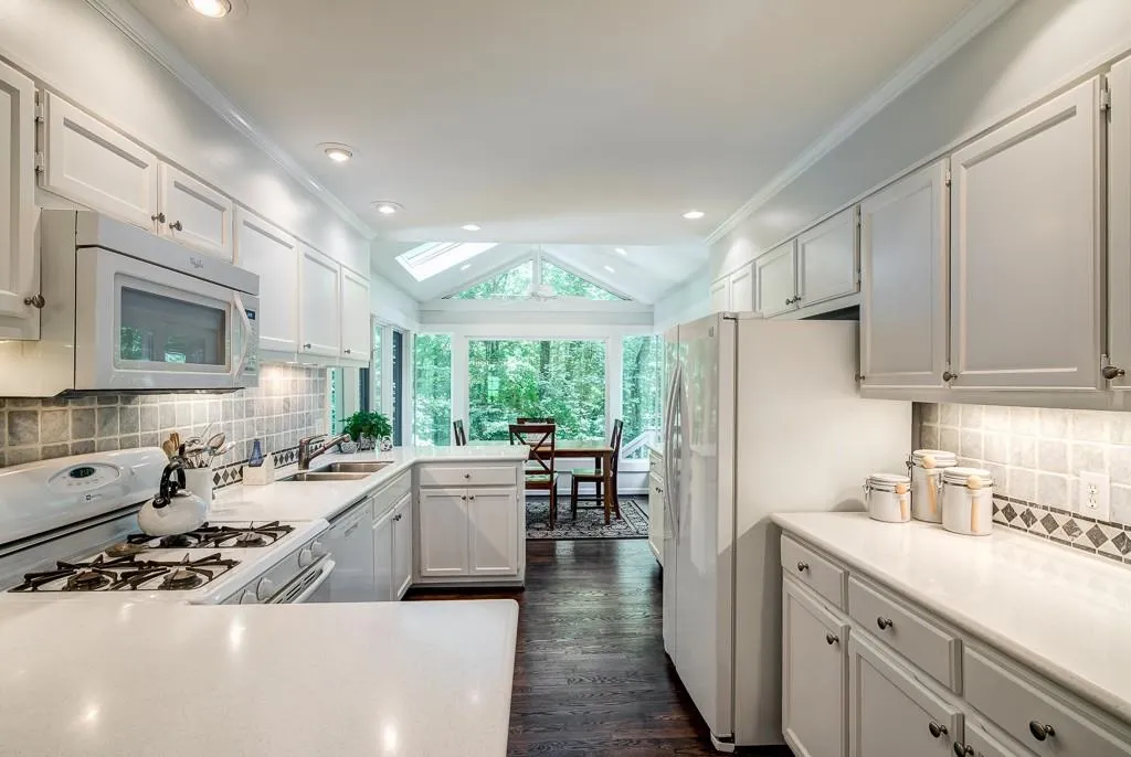 195 Abington Drive, Sandy Springs, Georgia 30328, 5 Bedrooms Bedrooms, ,4 BathroomsBathrooms,Residential,Sold,195 Abington Drive,5864836