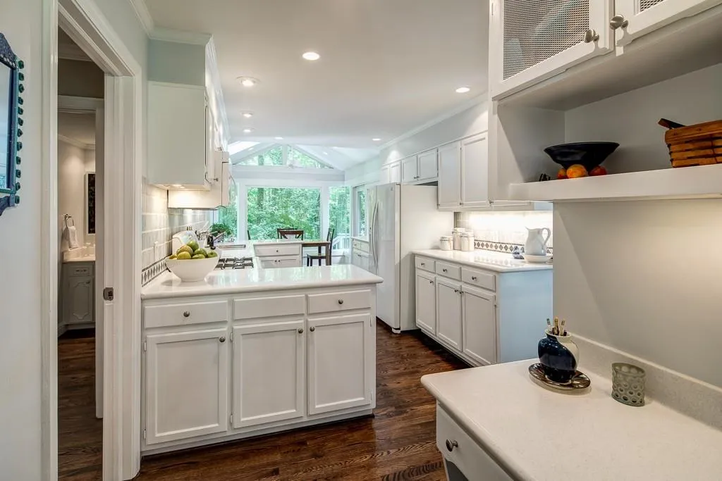 195 Abington Drive, Sandy Springs, Georgia 30328, 5 Bedrooms Bedrooms, ,4 BathroomsBathrooms,Residential,Sold,195 Abington Drive,5864836