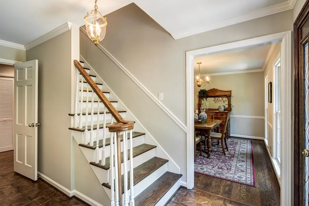 195 Abington Drive, Sandy Springs, Georgia 30328, 5 Bedrooms Bedrooms, ,4 BathroomsBathrooms,Residential,Sold,195 Abington Drive,5864836