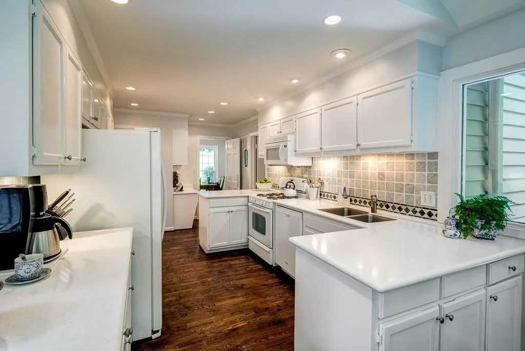 195 Abington Drive, Sandy Springs, Georgia 30328, 5 Bedrooms Bedrooms, ,4 BathroomsBathrooms,Residential,Sold,195 Abington Drive,5864836