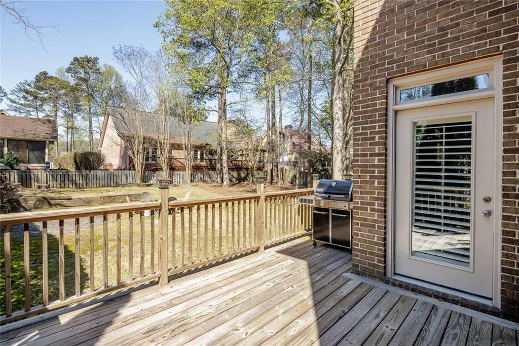 7340 Village Creek Trace, Sandy Springs, Georgia 30328, 4 Bedrooms Bedrooms, ,3 BathroomsBathrooms,Residential,Sold,7340 Village Creek Trace,7193379