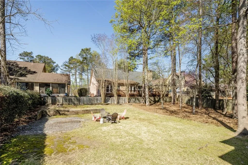 7340 Village Creek Trace, Sandy Springs, Georgia 30328, 4 Bedrooms Bedrooms, ,3 BathroomsBathrooms,Residential,Sold,7340 Village Creek Trace,7193379
