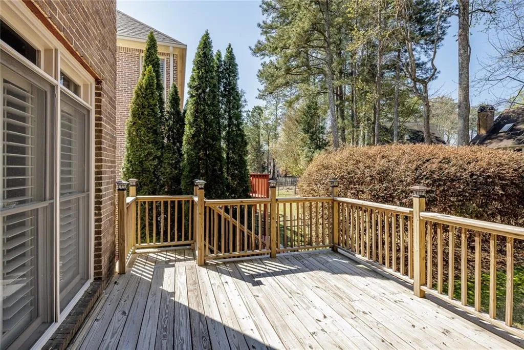 7340 Village Creek Trace, Sandy Springs, Georgia 30328, 4 Bedrooms Bedrooms, ,3 BathroomsBathrooms,Residential,Sold,7340 Village Creek Trace,7193379