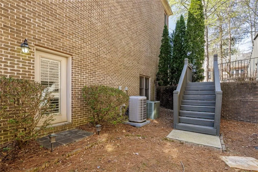7340 Village Creek Trace, Sandy Springs, Georgia 30328, 4 Bedrooms Bedrooms, ,3 BathroomsBathrooms,Residential,Sold,7340 Village Creek Trace,7193379
