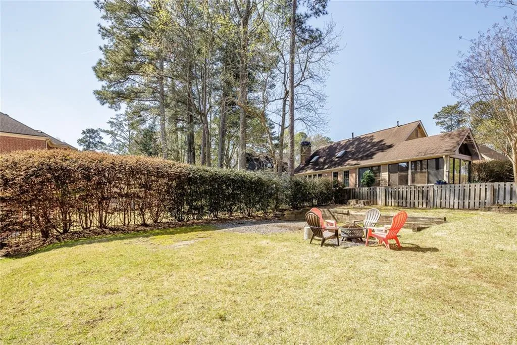 7340 Village Creek Trace, Sandy Springs, Georgia 30328, 4 Bedrooms Bedrooms, ,3 BathroomsBathrooms,Residential,Sold,7340 Village Creek Trace,7193379