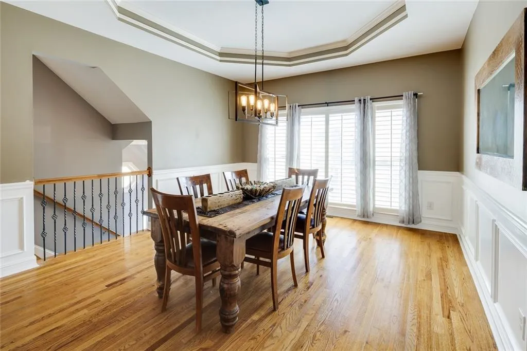 7340 Village Creek Trace, Sandy Springs, Georgia 30328, 4 Bedrooms Bedrooms, ,3 BathroomsBathrooms,Residential,Sold,7340 Village Creek Trace,7193379