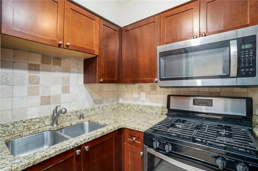 2479 Peachtree Road Ne Unit 708, Atlanta, Georgia 30305, 1 Bedroom Bedrooms, ,1 BathroomBathrooms,Residential,For Sale,2479 Peachtree Road Ne Unit 708,7672297