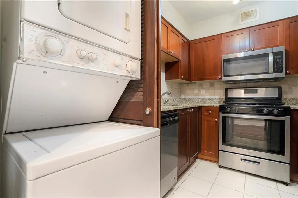 2479 Peachtree Road Ne Unit 708, Atlanta, Georgia 30305, 1 Bedroom Bedrooms, ,1 BathroomBathrooms,Residential,For Sale,2479 Peachtree Road Ne Unit 708,7672297