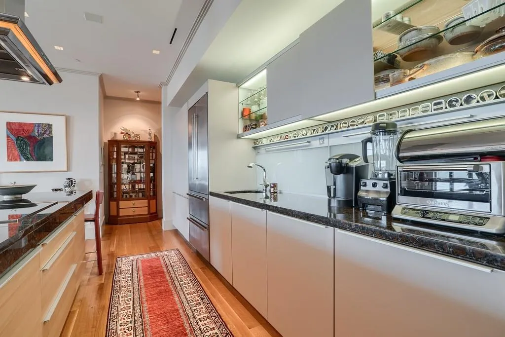 88 W Paces Ferry Road Nw Unit 1930, Atlanta, Georgia 30305, 3 Bedrooms Bedrooms, ,3 BathroomsBathrooms,Residential,Sold,88 W Paces Ferry Road Nw Unit 1930,6018794
