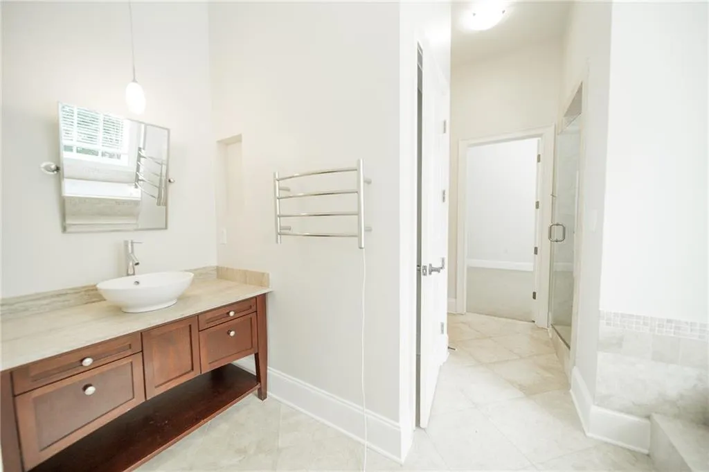 5225 S Trimble Road, Atlanta, Georgia 30342, 5 Bedrooms Bedrooms, ,3 BathroomsBathrooms,Residential,Sold,5225 S Trimble Road,6588904