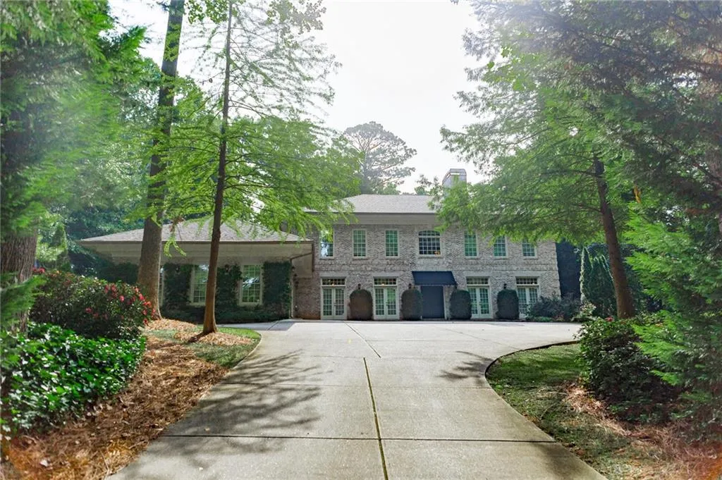 5225 S Trimble Road, Atlanta, Georgia 30342, 5 Bedrooms Bedrooms, ,3 BathroomsBathrooms,Residential,Sold,5225 S Trimble Road,6588904