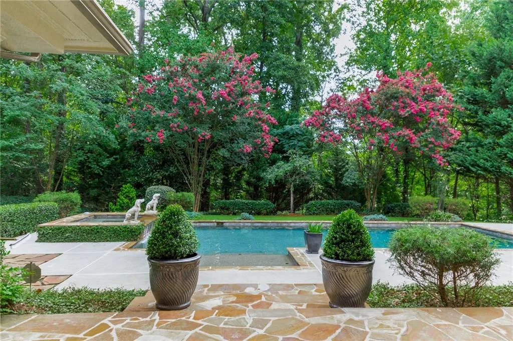 5225 S Trimble Road, Atlanta, Georgia 30342, 5 Bedrooms Bedrooms, ,3 BathroomsBathrooms,Residential,Sold,5225 S Trimble Road,6588904