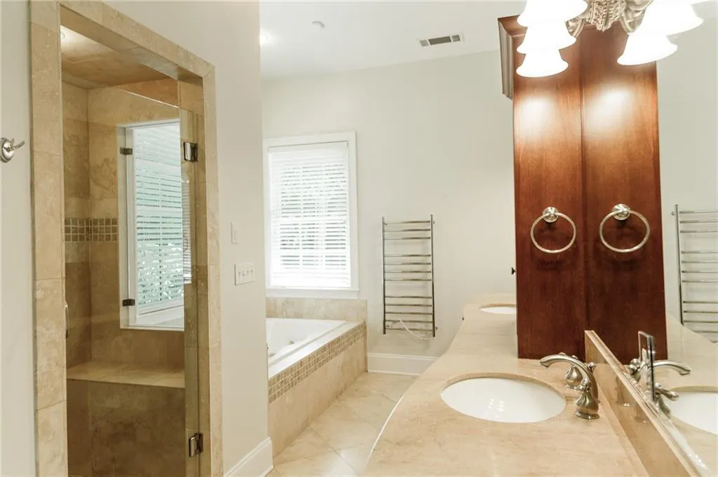5225 S Trimble Road, Atlanta, Georgia 30342, 5 Bedrooms Bedrooms, ,3 BathroomsBathrooms,Residential,Sold,5225 S Trimble Road,6588904