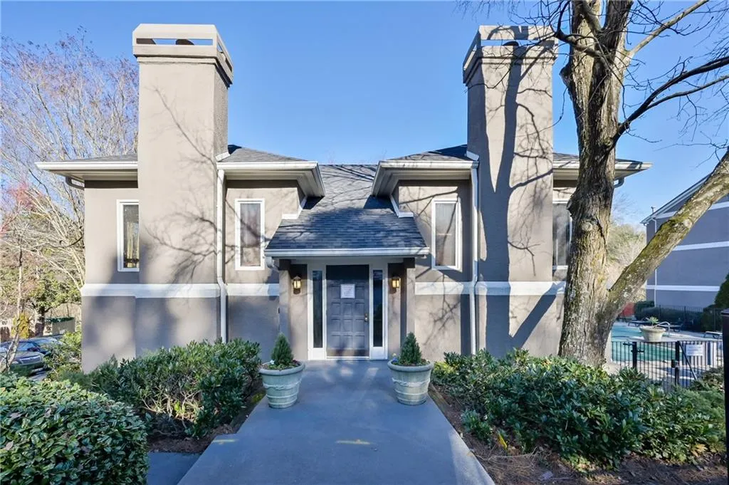 30 Normandy Court Ne Unit 201, Atlanta, Georgia 30324, 3 Bedrooms Bedrooms, ,2 BathroomsBathrooms,Residential,Sold,30 Normandy Court Ne Unit 201,6846158