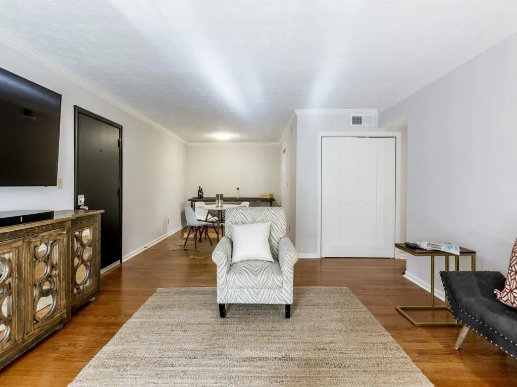 3155 Seven Pines Court Unit 301, Atlanta, Georgia 30339, 2 Bedrooms Bedrooms, ,2 BathroomsBathrooms,Residential,Sold,3155 Seven Pines Court Unit 301,5990982