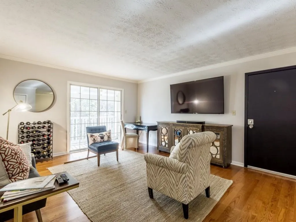 3155 Seven Pines Court Unit 301, Atlanta, Georgia 30339, 2 Bedrooms Bedrooms, ,2 BathroomsBathrooms,Residential,Sold,3155 Seven Pines Court Unit 301,5990982