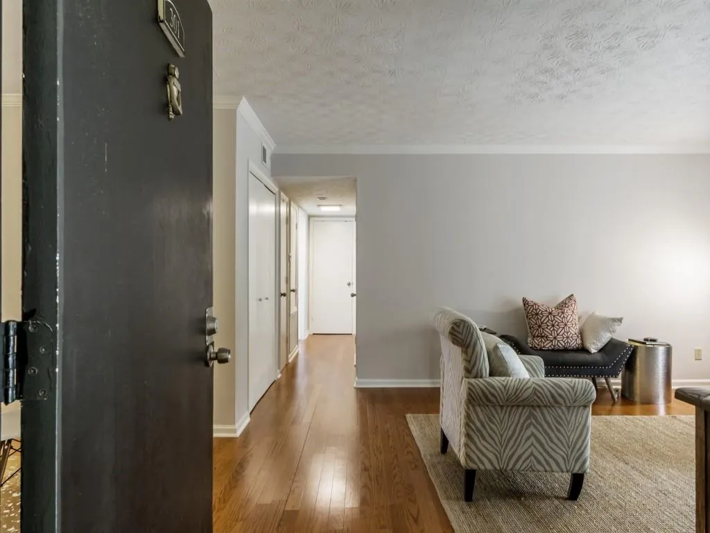 3155 Seven Pines Court Unit 301, Atlanta, Georgia 30339, 2 Bedrooms Bedrooms, ,2 BathroomsBathrooms,Residential,Sold,3155 Seven Pines Court Unit 301,5990982