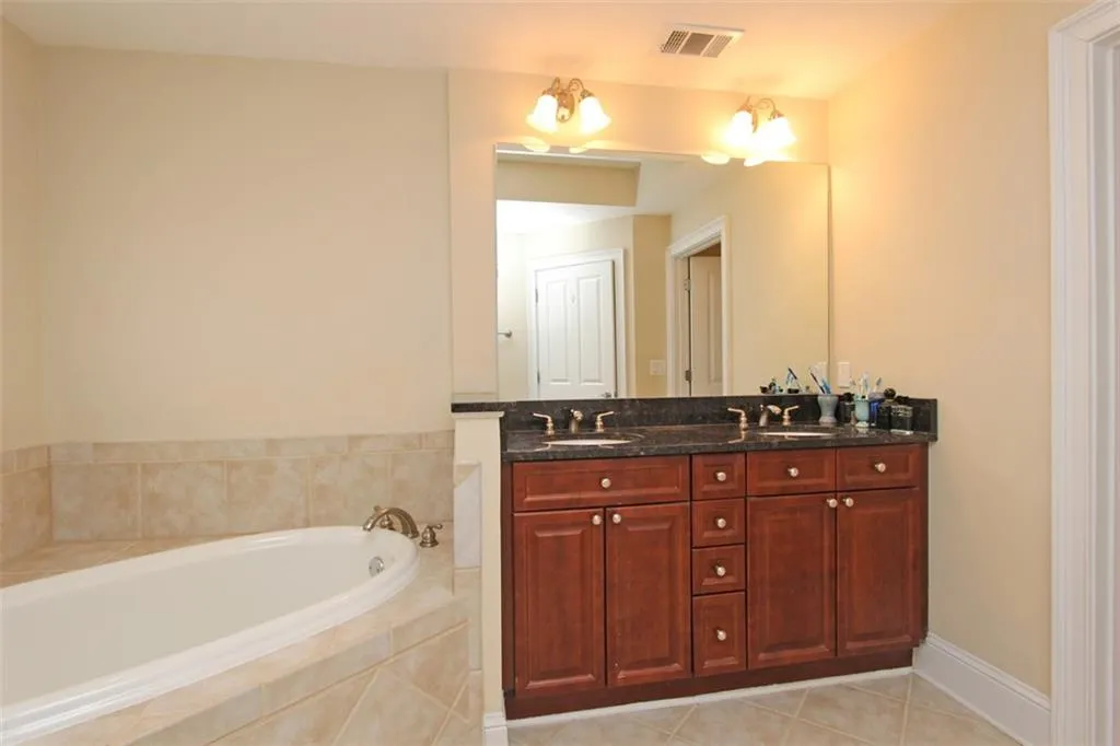 49 High Top Way, Atlanta, Georgia 30328, 3 Bedrooms Bedrooms, ,3 BathroomsBathrooms,Residential,Sold,49 High Top Way,5669898