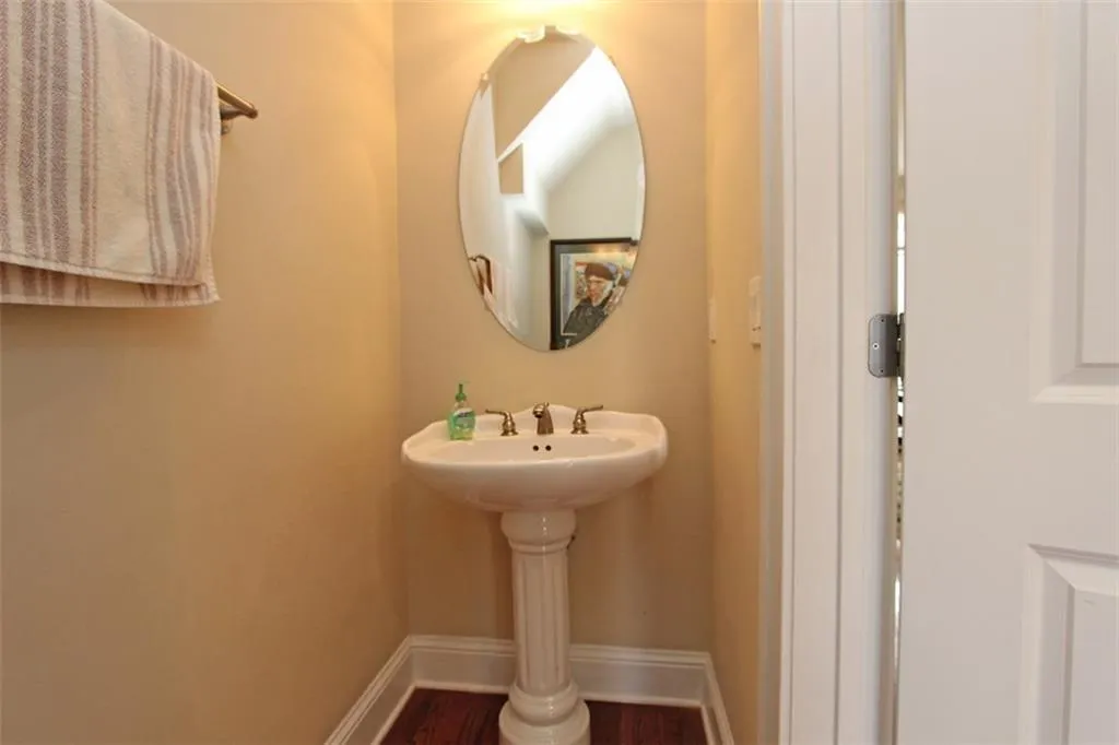 49 High Top Way, Atlanta, Georgia 30328, 3 Bedrooms Bedrooms, ,3 BathroomsBathrooms,Residential,Sold,49 High Top Way,5669898