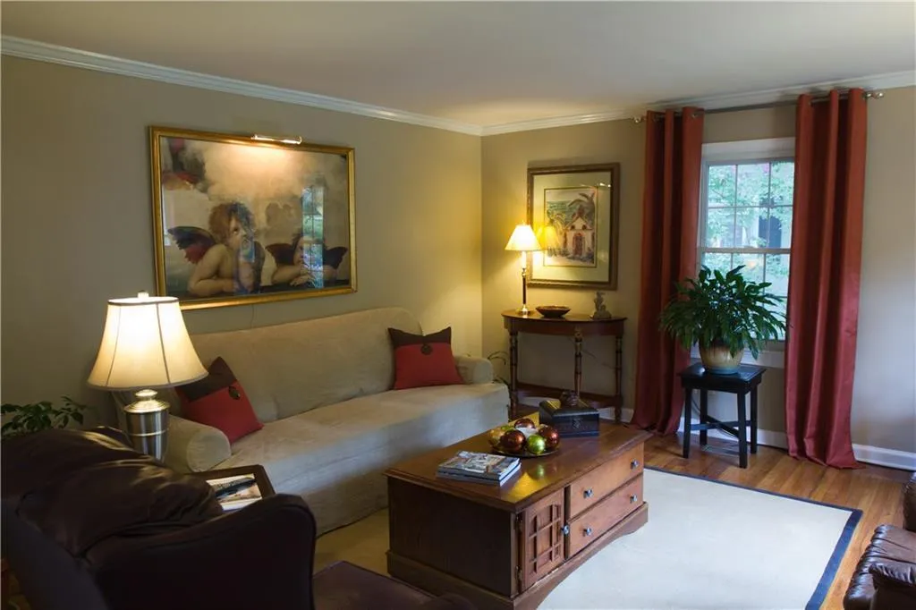 1138 Country Lane Ne, Atlanta, Georgia 30324, 2 Bedrooms Bedrooms, ,1 BathroomBathrooms,Residential,Sold,1138 Country Lane Ne,5831129