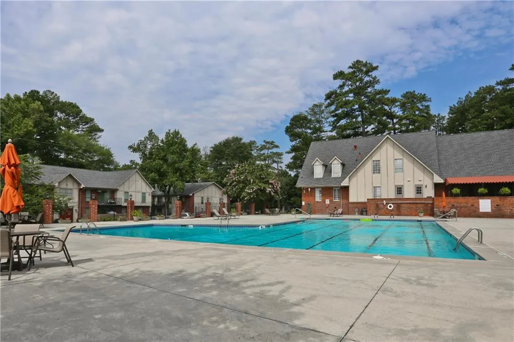 6851 Roswell Road Unit H28, Atlanta, Georgia 30328, 2 Bedrooms Bedrooms, ,2 BathroomsBathrooms,Residential,Sold,6851 Roswell Road Unit H28,5884365