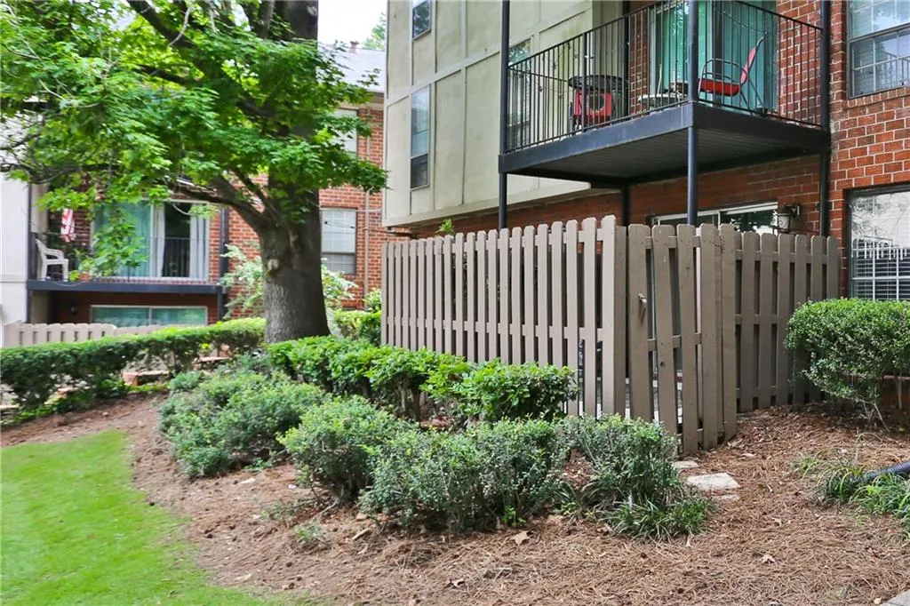 6851 Roswell Road Unit H28, Atlanta, Georgia 30328, 2 Bedrooms Bedrooms, ,2 BathroomsBathrooms,Residential,Sold,6851 Roswell Road Unit H28,5884365