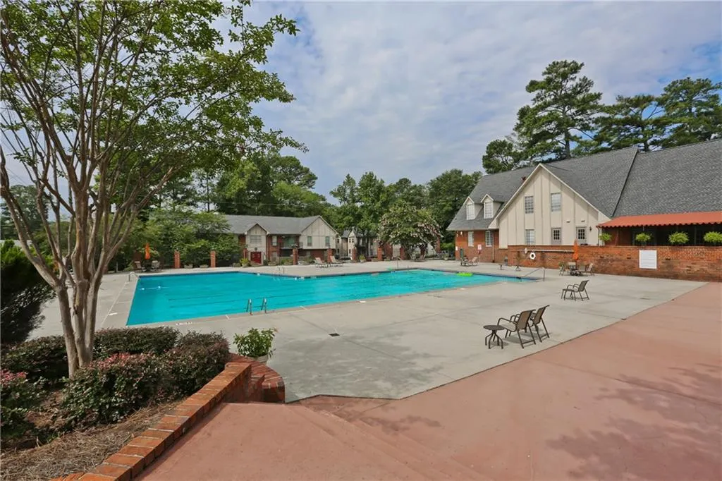 6851 Roswell Road Unit H28, Atlanta, Georgia 30328, 2 Bedrooms Bedrooms, ,2 BathroomsBathrooms,Residential,Sold,6851 Roswell Road Unit H28,5884365