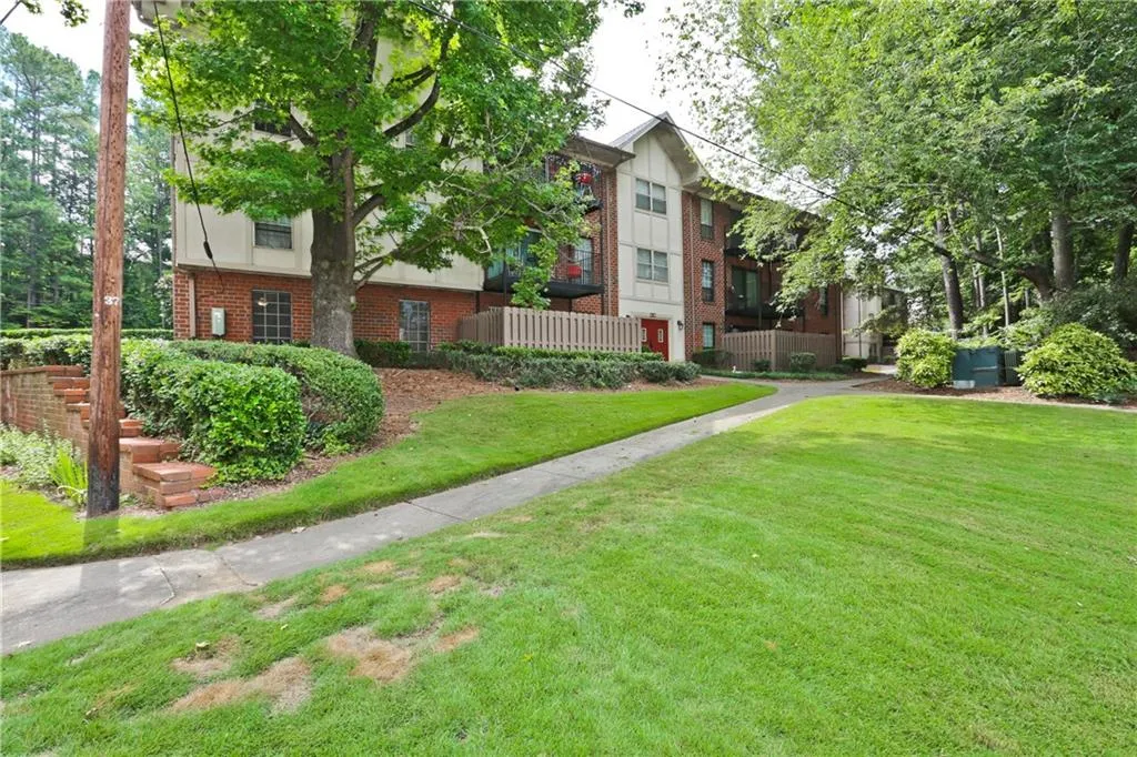 6851 Roswell Road Unit H28, Atlanta, Georgia 30328, 2 Bedrooms Bedrooms, ,2 BathroomsBathrooms,Residential,Sold,6851 Roswell Road Unit H28,5884365