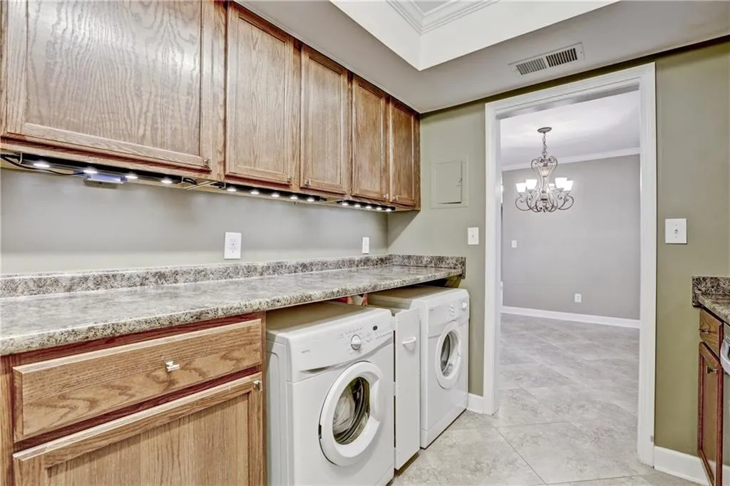 6851 Roswell Road Unit H28, Atlanta, Georgia 30328, 2 Bedrooms Bedrooms, ,2 BathroomsBathrooms,Residential,Sold,6851 Roswell Road Unit H28,5884365