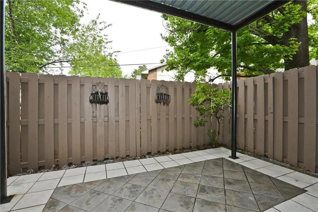 6851 Roswell Road Unit H28, Atlanta, Georgia 30328, 2 Bedrooms Bedrooms, ,2 BathroomsBathrooms,Residential,Sold,6851 Roswell Road Unit H28,5884365