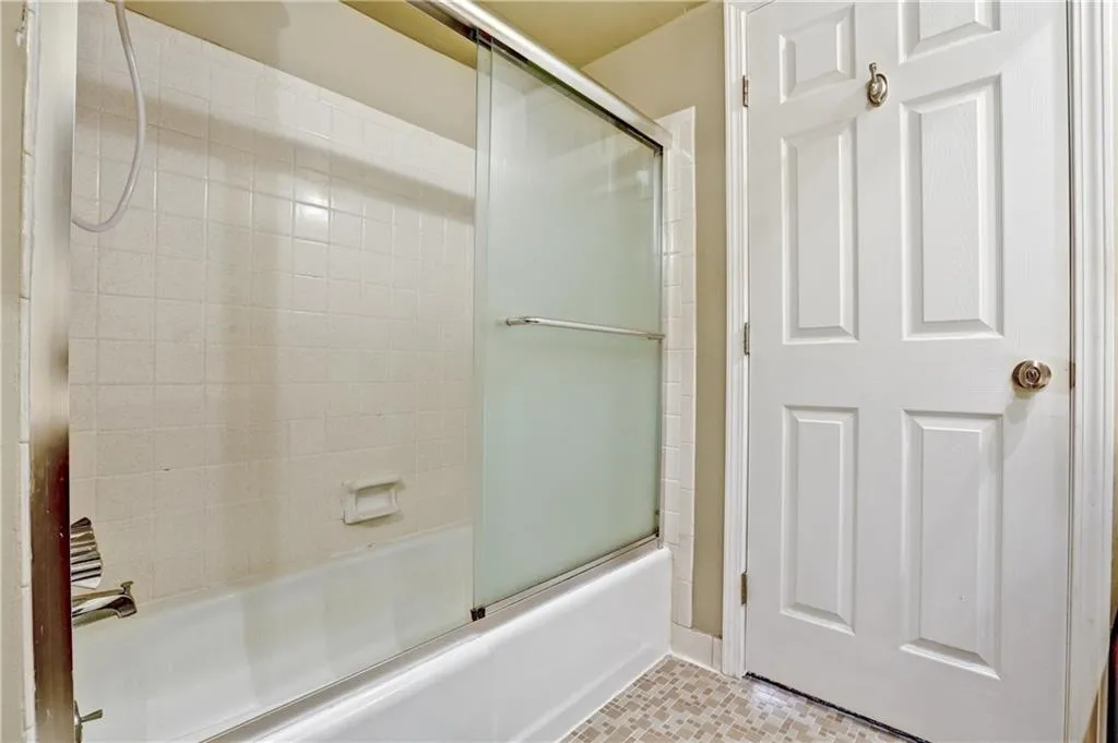 6851 Roswell Road Unit H28, Atlanta, Georgia 30328, 2 Bedrooms Bedrooms, ,2 BathroomsBathrooms,Residential,Sold,6851 Roswell Road Unit H28,5884365