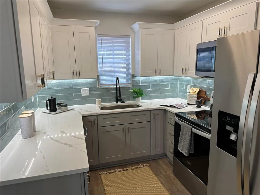 5517 Kingsport Drive, Sandy Springs, Georgia 30342, 2 Bedrooms Bedrooms, ,1 BathroomBathrooms,Residential,Sold,5517 Kingsport Drive,7206339