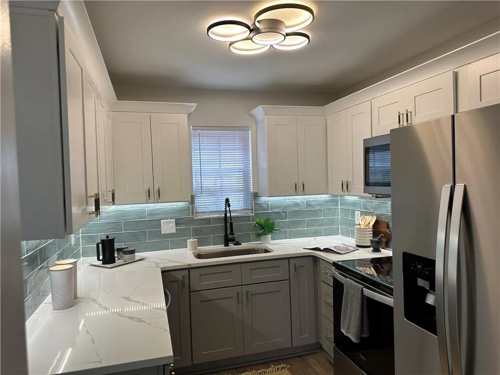 5517 Kingsport Drive, Sandy Springs, Georgia 30342, 2 Bedrooms Bedrooms, ,1 BathroomBathrooms,Residential,Sold,5517 Kingsport Drive,7206339