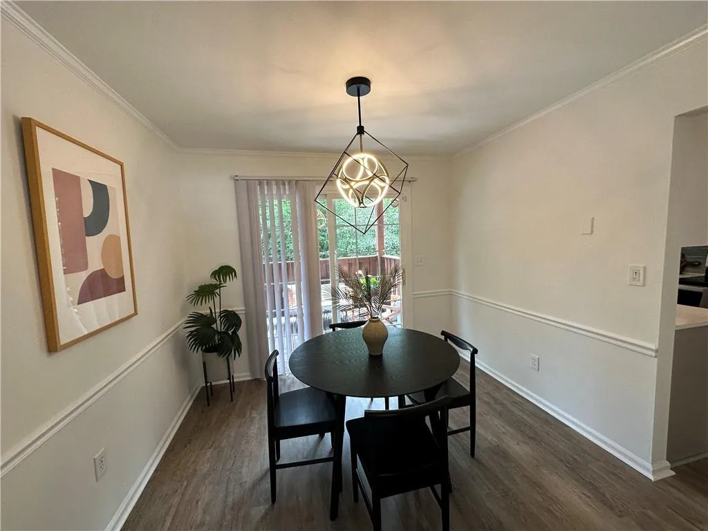 5517 Kingsport Drive, Sandy Springs, Georgia 30342, 2 Bedrooms Bedrooms, ,1 BathroomBathrooms,Residential,Sold,5517 Kingsport Drive,7206339